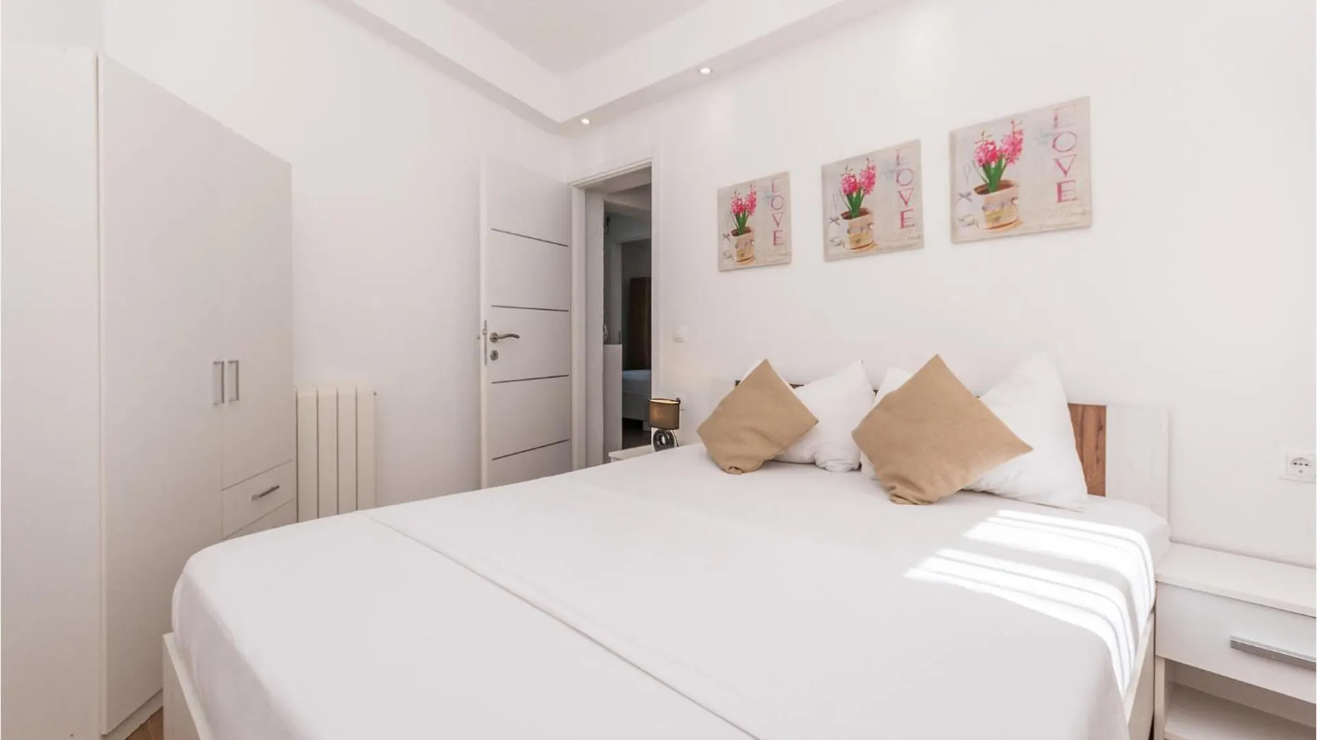 2 Bedroom Pet Friendly Apartment In Biograd 比奥格勒·纳·莫鲁