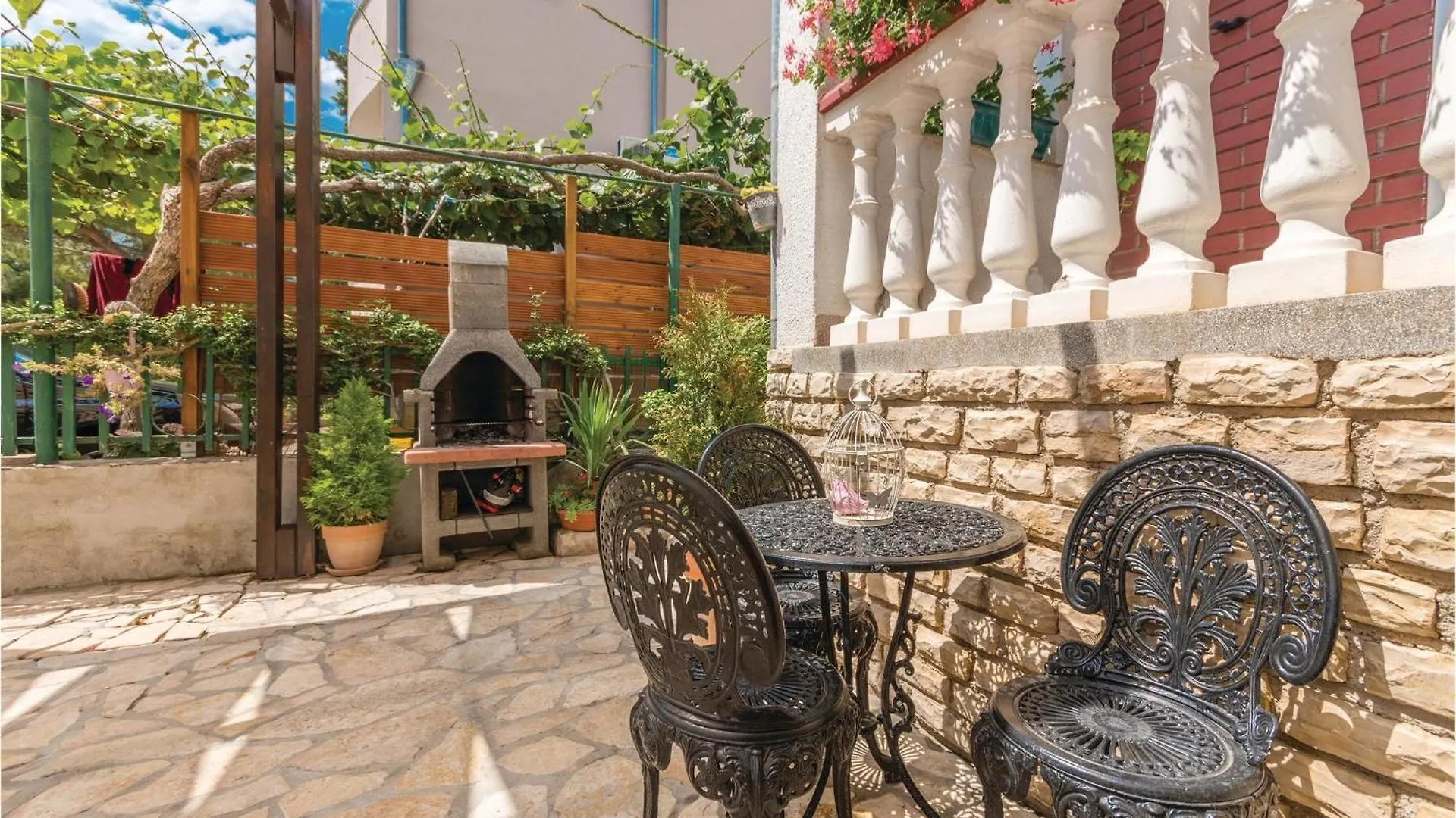 2 Bedroom Pet Friendly Apartment In Biograd Biograd Na Moru 0*,