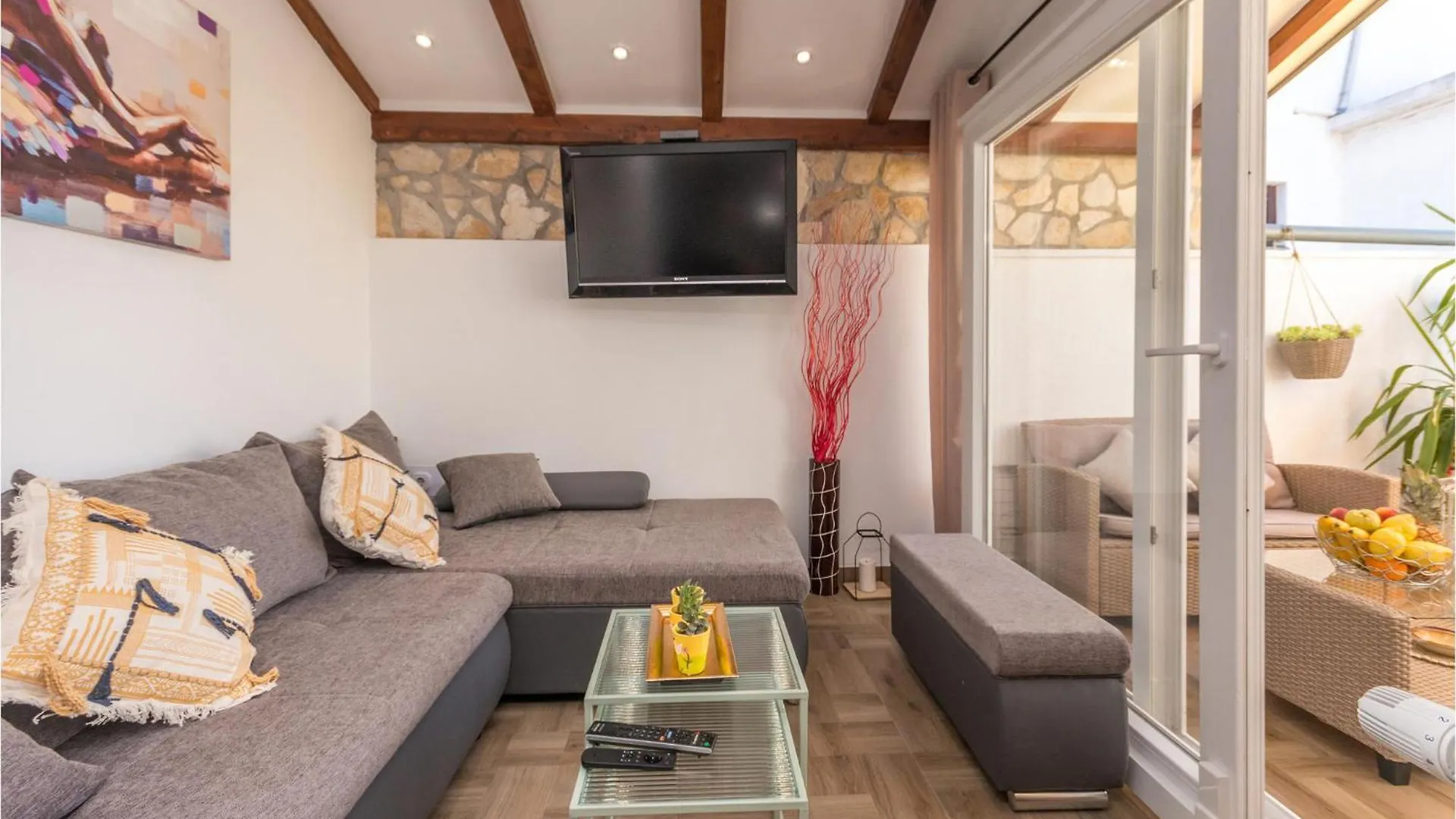2 Bedroom Pet Friendly Apartment In Biograd 比奥格勒·纳·莫鲁